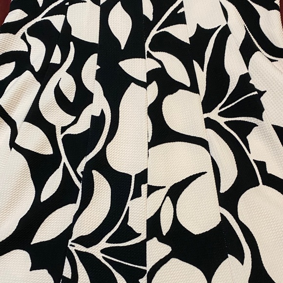 Signature by Robbie Bee Pastel Pink and Black Floral Dress Medium - Picture 7 of 8